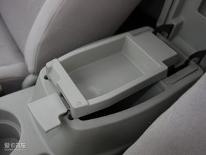 2009款2.4L 四驱汽油豪华版 空间座椅