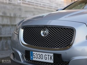 2010款5.0L 全景奢华版 中网