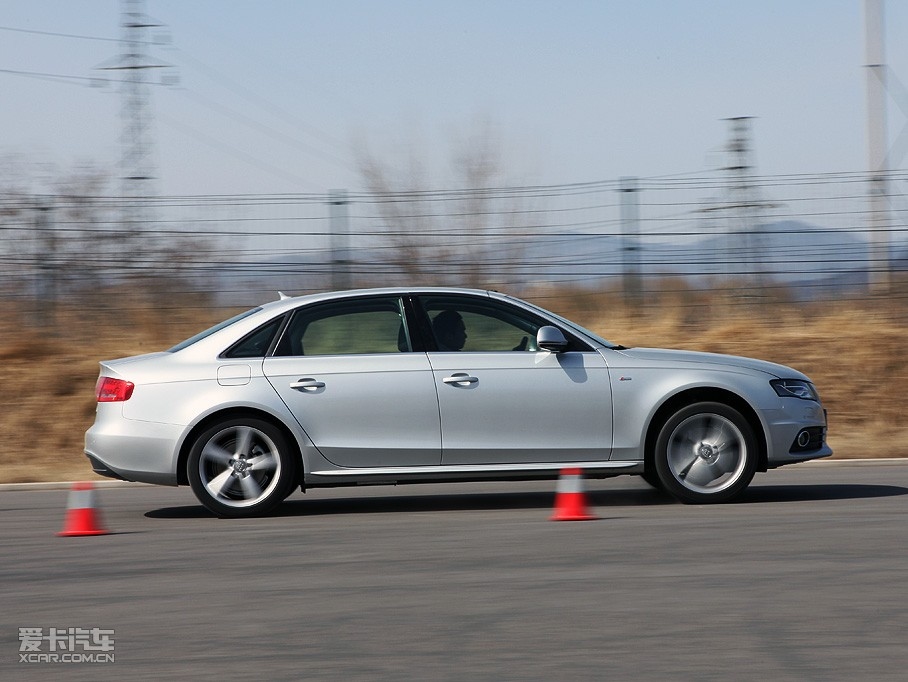 2010��W��A4L 2.0TFSI CVT�\�Ӱ�