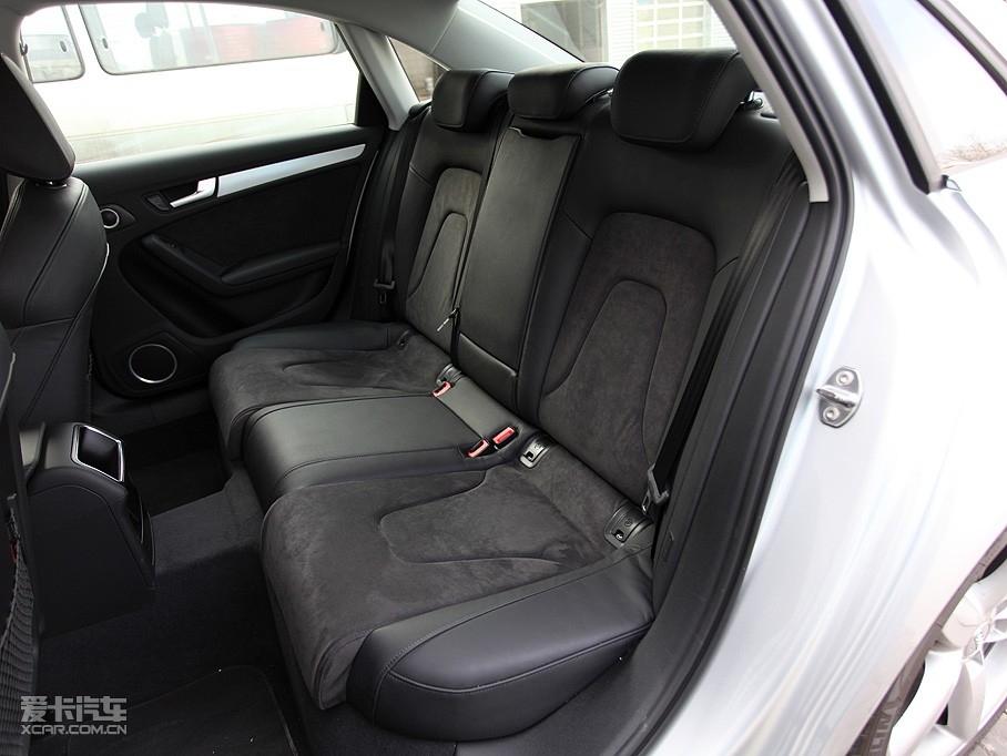 2010��W��A4L 2.0TFSI CVT�\�Ӱ�