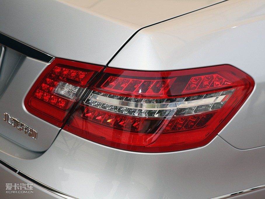 2010��YE�� E 300L �r�а�