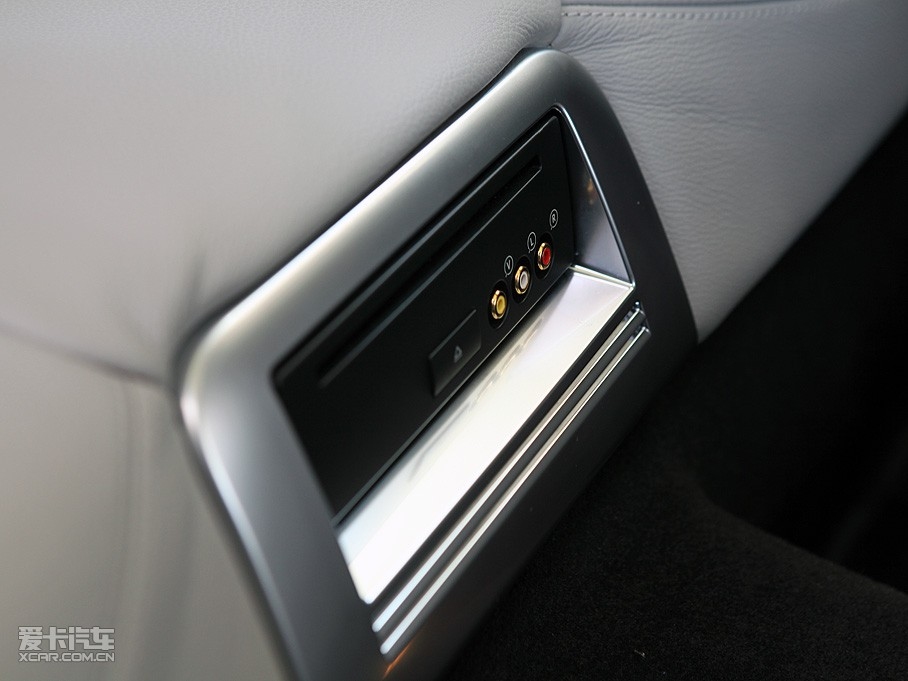 2010YE E 300L rа