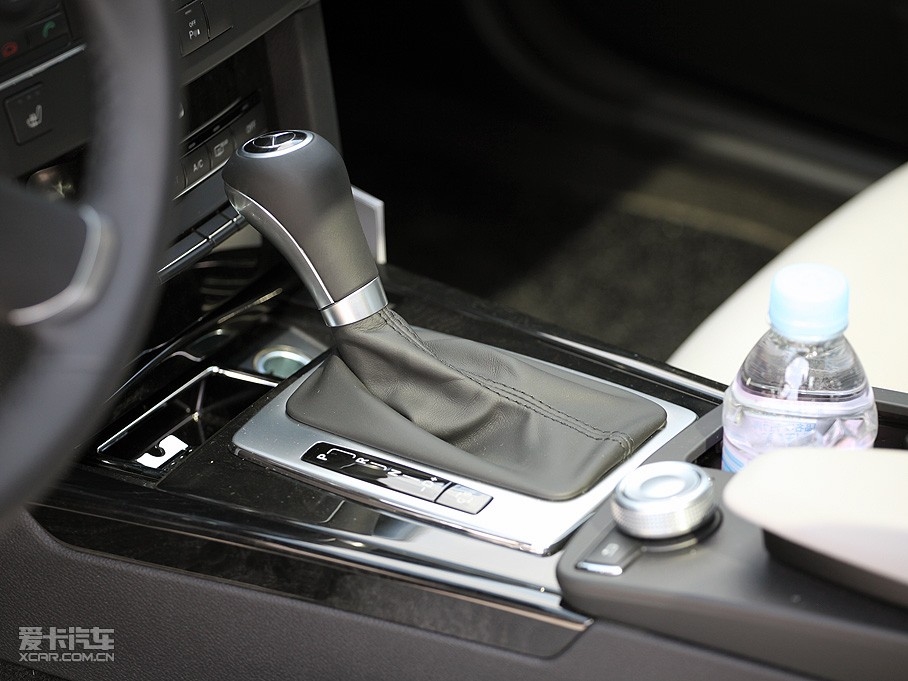 2010YE E 300L rа