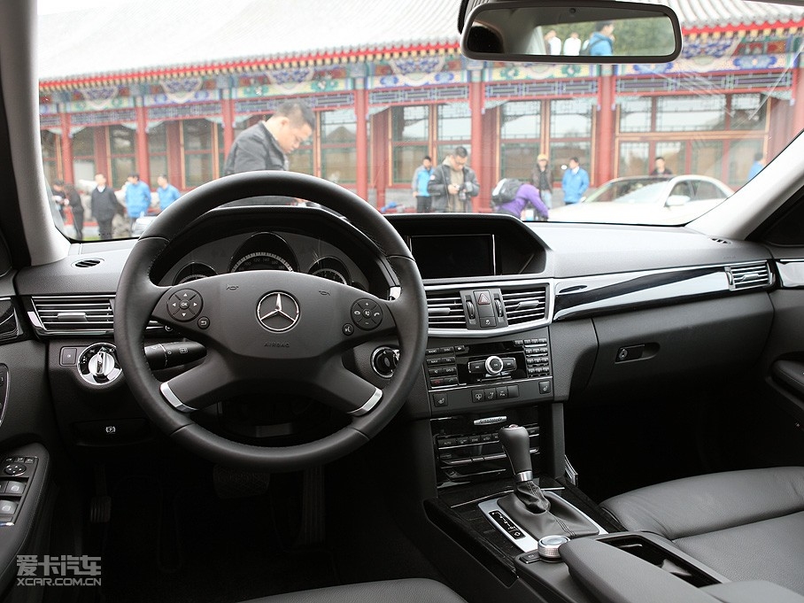 2010YE E 260L CGIŰ