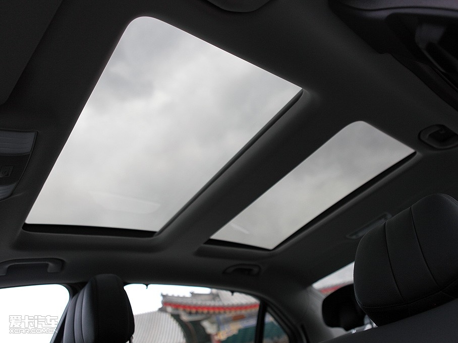 2010YE E 300L rа