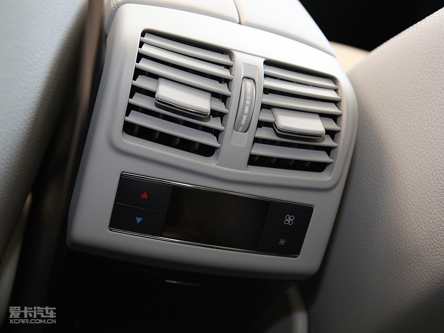 2010YE E 300L rа