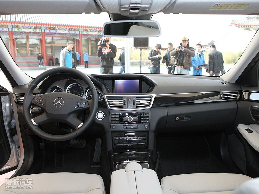 2010YE E 300L rа