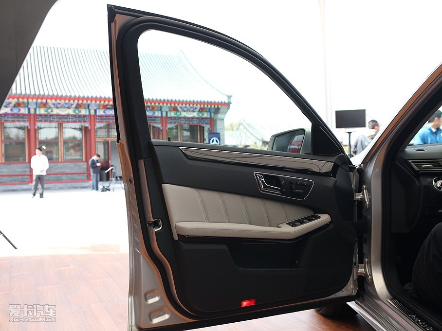 2010YE E 300L rа