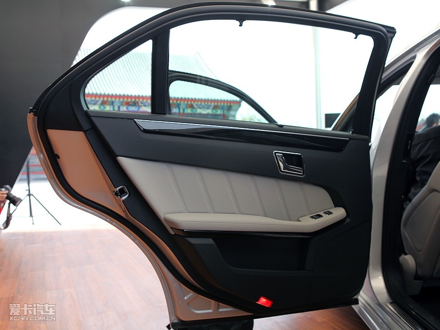 2010YE E 300L rа