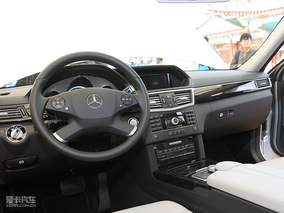 2010YE E 300L rа