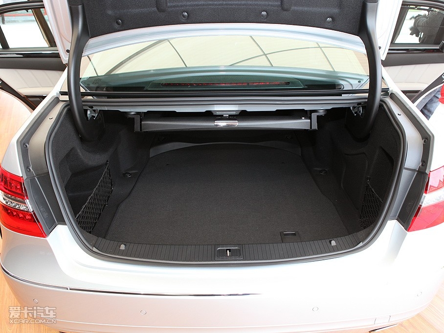 2010YE E 300L rа