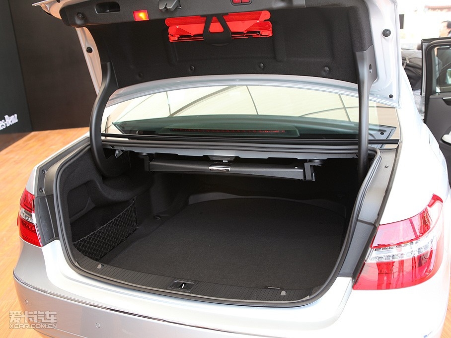 2010YE E 300L rа