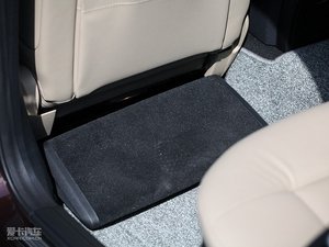 2010款E 260L CGI优雅版 空间座椅