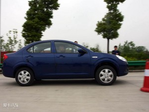 2010款1.3L 手动舒适版 正侧（左）
