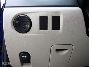 2010款1.3L 手动舒适版 中控区