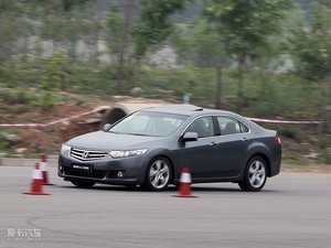 2009款2.4L 尊贵版 整体外观