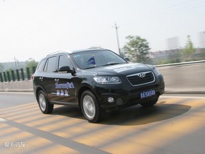 2010款2.4L 四驱豪华版 整体外观