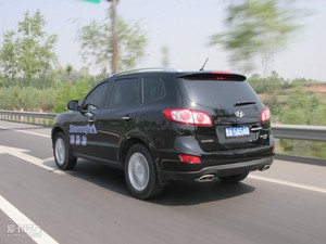 2010款2.4L 四驱豪华版 整体外观