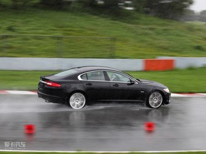 2009R 5.0L C(j)е w^