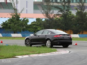 2009R 5.0L C(j)е w^