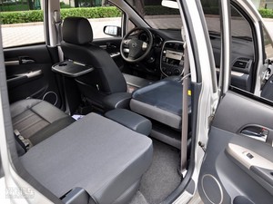 2010款1.6L 手动豪华版 空间座椅