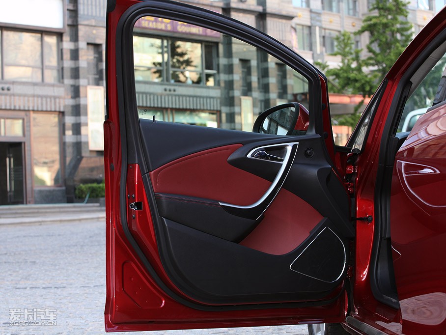 2010��Ӣ��GT 1.6T �Ԅ����J�\�Ӱ�            