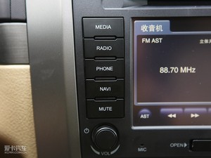 2010款2.4L 两驱超豪华型 中控区