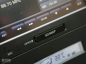 2010款2.4L 两驱超豪华型 中控区