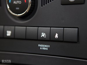 2010款2.4L 两驱超豪华型 中控区