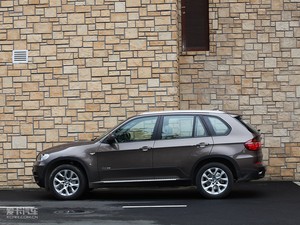 2011款xDrive35i 尊贵版 正侧（左）