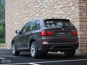 2011款xDrive35i 尊贵版 左后45度