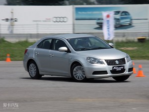 2010款2.4L 两驱标准版 整体外观