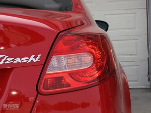 2010款2.4L 四驱豪华版 尾灯