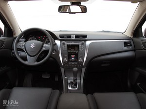 2010款2.4L 四驱豪华版 内饰全景