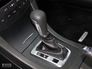 2010款2.4L 四驱豪华版 换挡杆