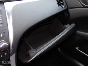 2010款2.4L 四驱豪华版 手套箱