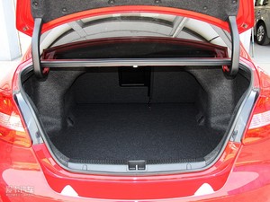 2010款2.4L 四驱豪华版 行李厢空间