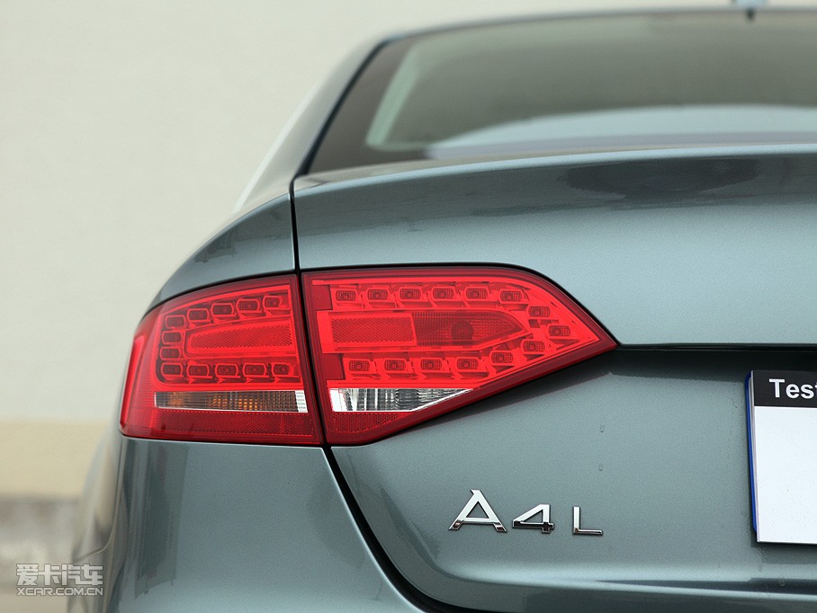 2010��W��A4L 2.0TFSI CVT�\�Ӱ�