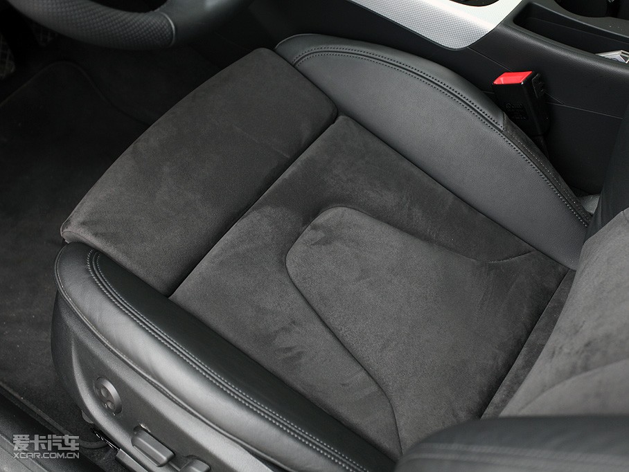 2010��W��A4L 2.0TFSI CVT�\�Ӱ�