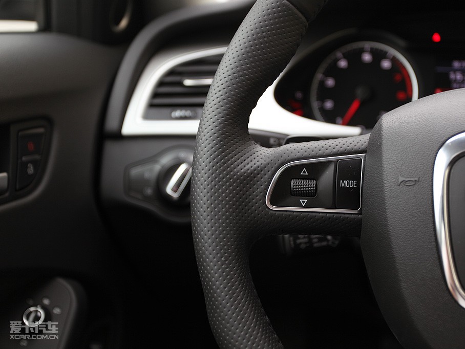 2010��W��A4L 2.0TFSI CVT�\�Ӱ�