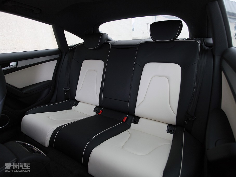 2010?yun)WA5 2.0TFSI Sportback A