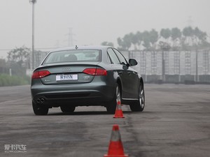 2010款2.0TFSI CVT运动版 整体外观