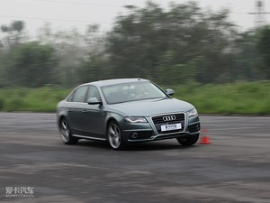 2010款2.0TFSI CVT运动版 整体外观