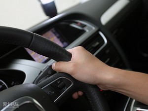 2010款2.0TFSI CVT运动版 中控区