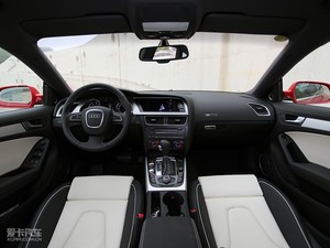 2010款2.0TFSI Sportback 豪华型 内饰全景