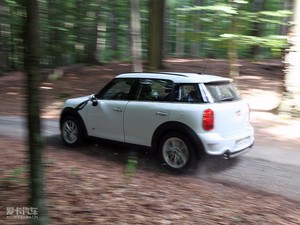 2011款COOPER S ALL 4 整体外观