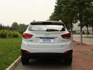 2010款2.0L 自动四驱尊贵版 正后	