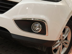 2010款2.0L 自动四驱尊贵版 前雾灯