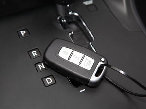 2010款2.0L 自动四驱尊贵版 车钥匙