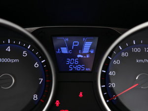 2010款2.0L 自动四驱尊贵版 中控区